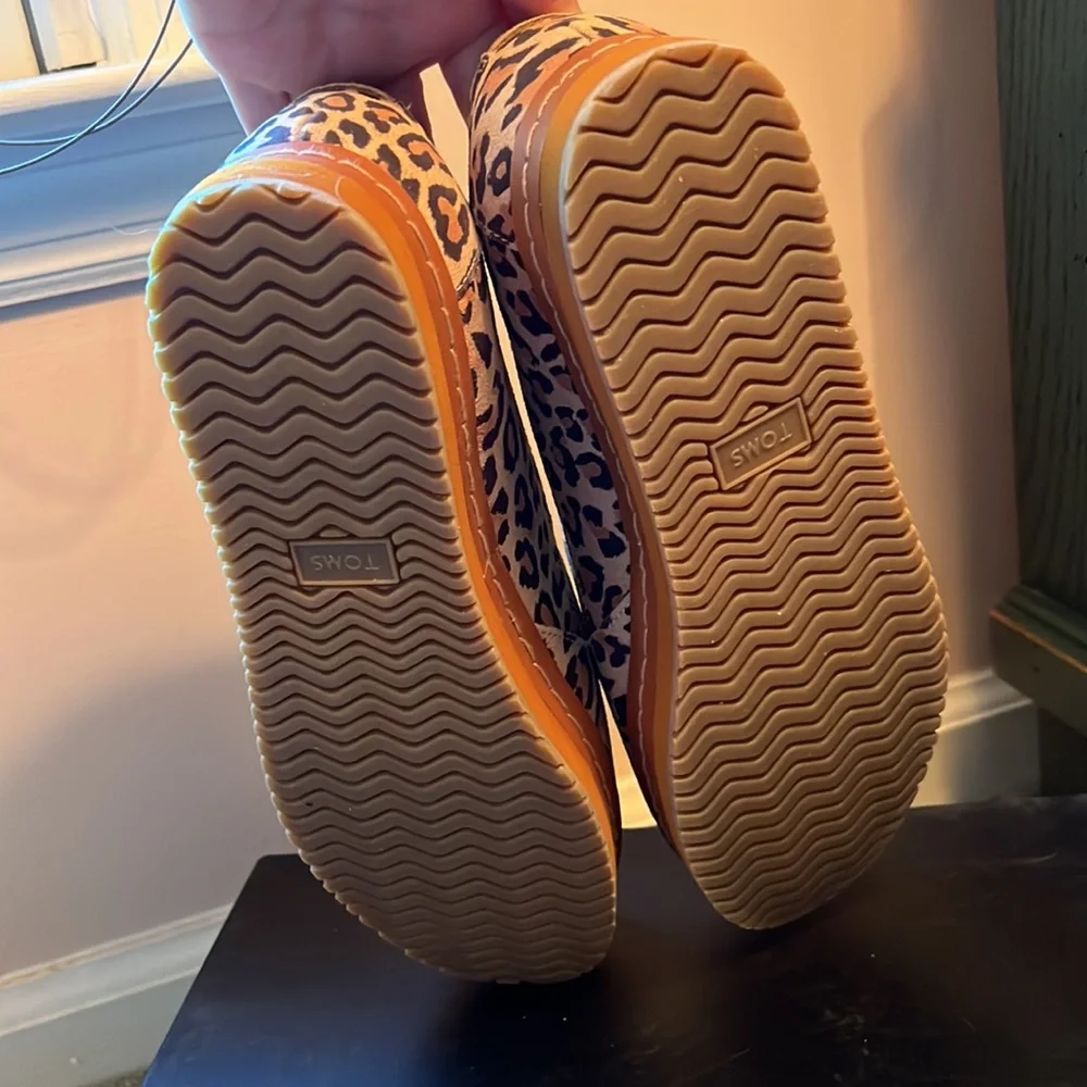 TOMS Desert Cheetah Platform Shoes - Picture 5 of 5